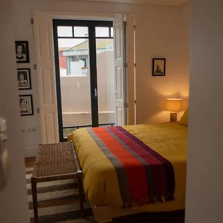 Spacious Studio W/ Balcony & Ac By Lovelystay Porto Exterior photo