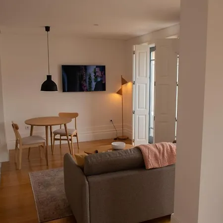 Spacious Studio W/ Balcony & Ac By Lovelystay Porto Exterior photo