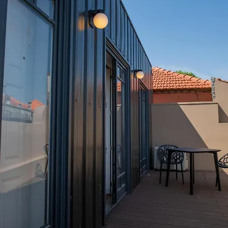 Spacious Studio W/ Balcony & Ac By Lovelystay Porto Exterior photo