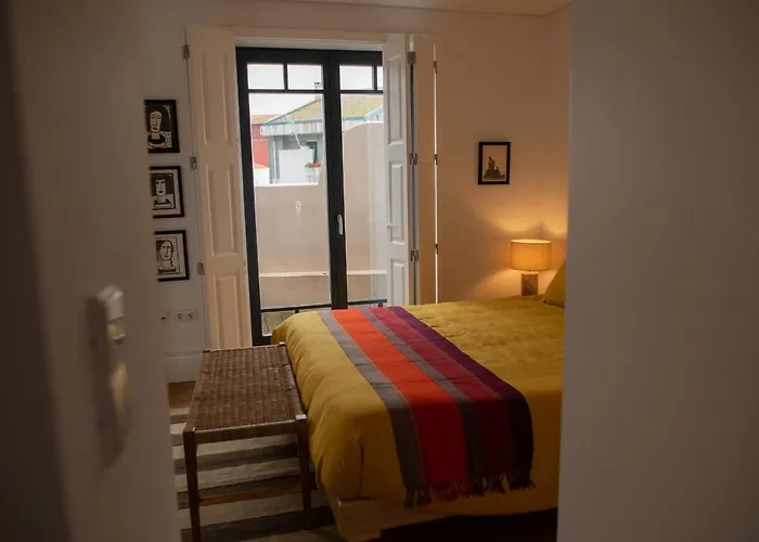 Spacious Studio W/ Balcony & Ac By Lovelystay